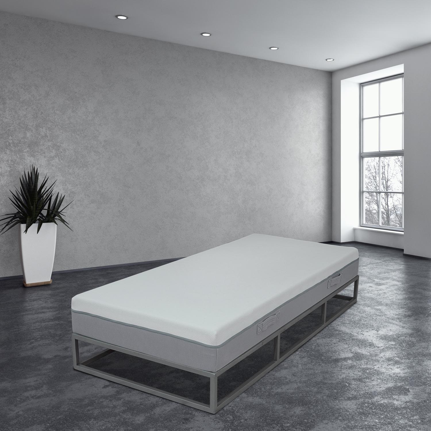In the bedroom – Sleezzz® Premium mattress 80x200 cm