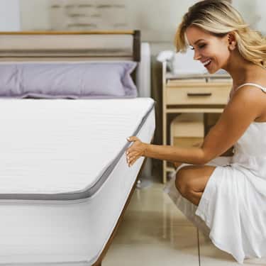 Colchón ergonómico de muelles ensacados de 7 zonas Sleezzz Diamond T1000, 180 x 200 cm, altura 23 cm, grado de firmeza H2/H3, 1000 muelles/2 m² + 2 juegos de cama de microfibra CloudComfort Basic de 135 x 200 cm + 80 x 80 cm