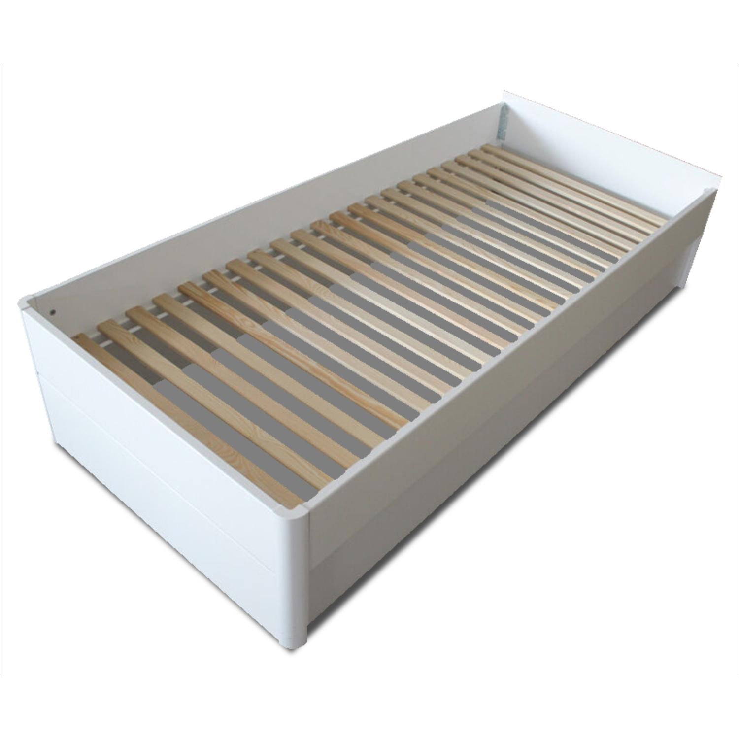 In the bedroom – R22 rolling grate 80 x 200 cm