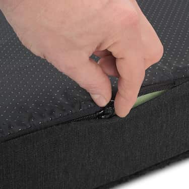75 x 50 x 8 cm ergonoomiline koerapadi suurus S, värvus must